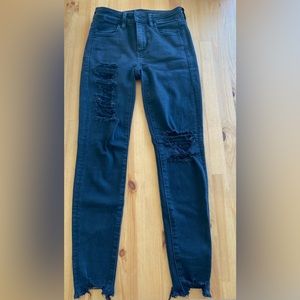 American Eagle Distressed Skinny Jean Size 2 Short